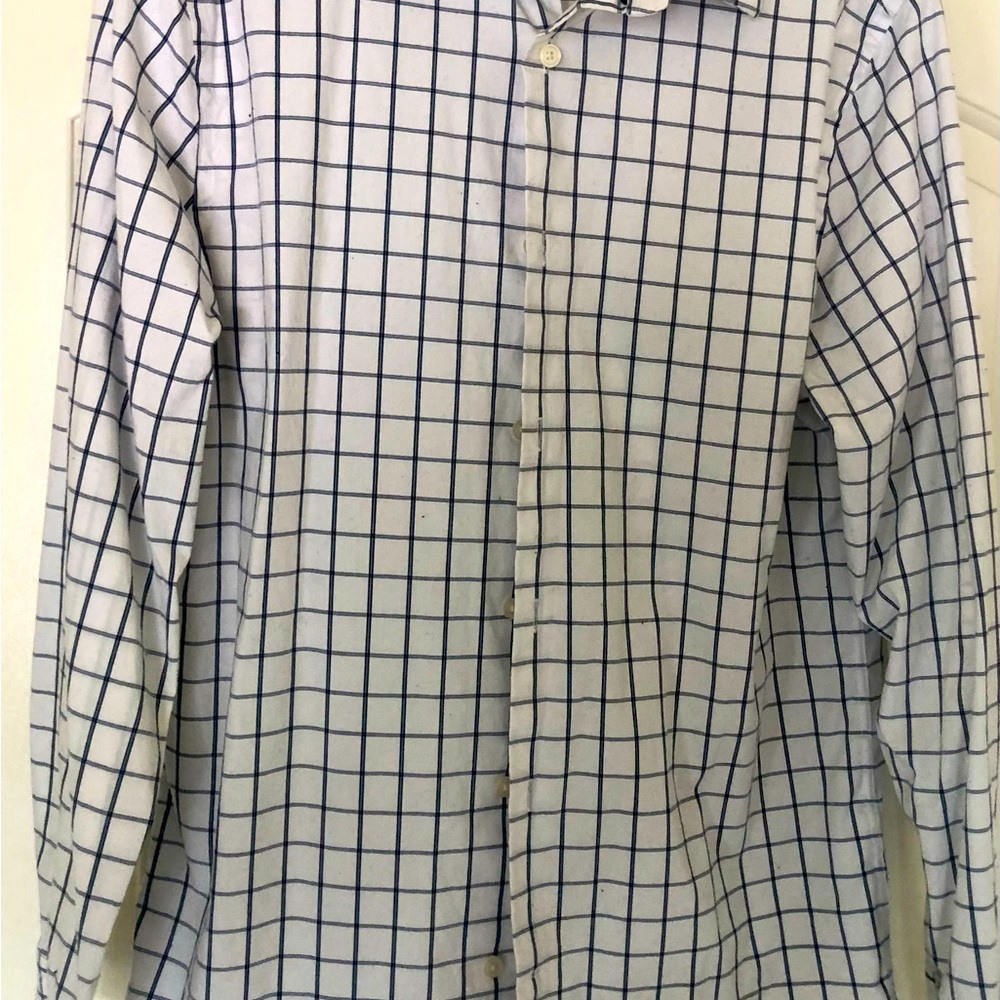 Banana republic long sleeve button down shirt
Medium-slim fit
Wrinkle‎ resistant